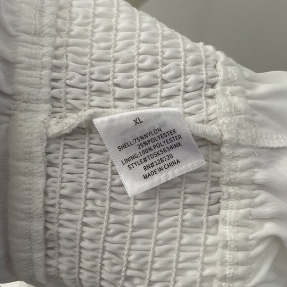 Francescas Mi Ami Top Shirt Womens White Ditsy V Neck Smocked Blouse Size XL NWT - Picture 8 of 8